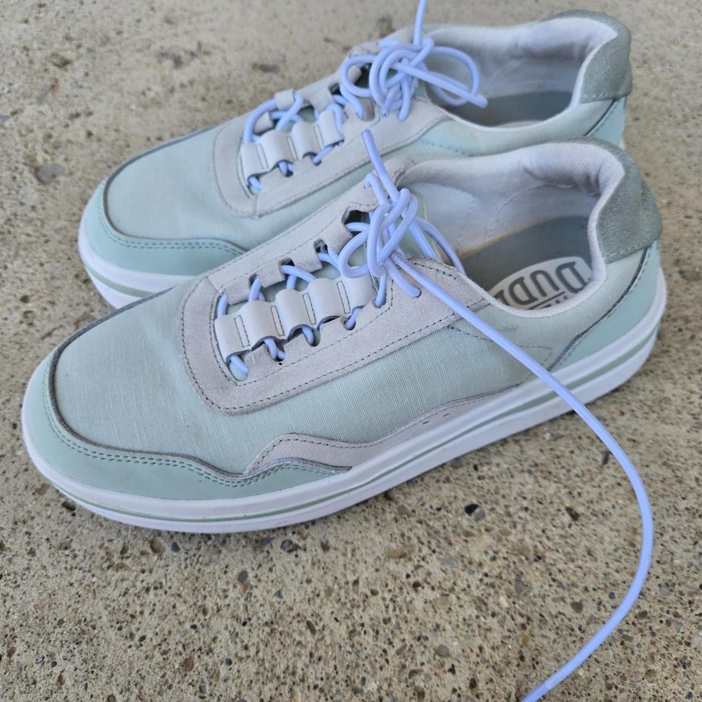 hey dudes Pastel lift‎ platform sneakers  women's sz 9 light green